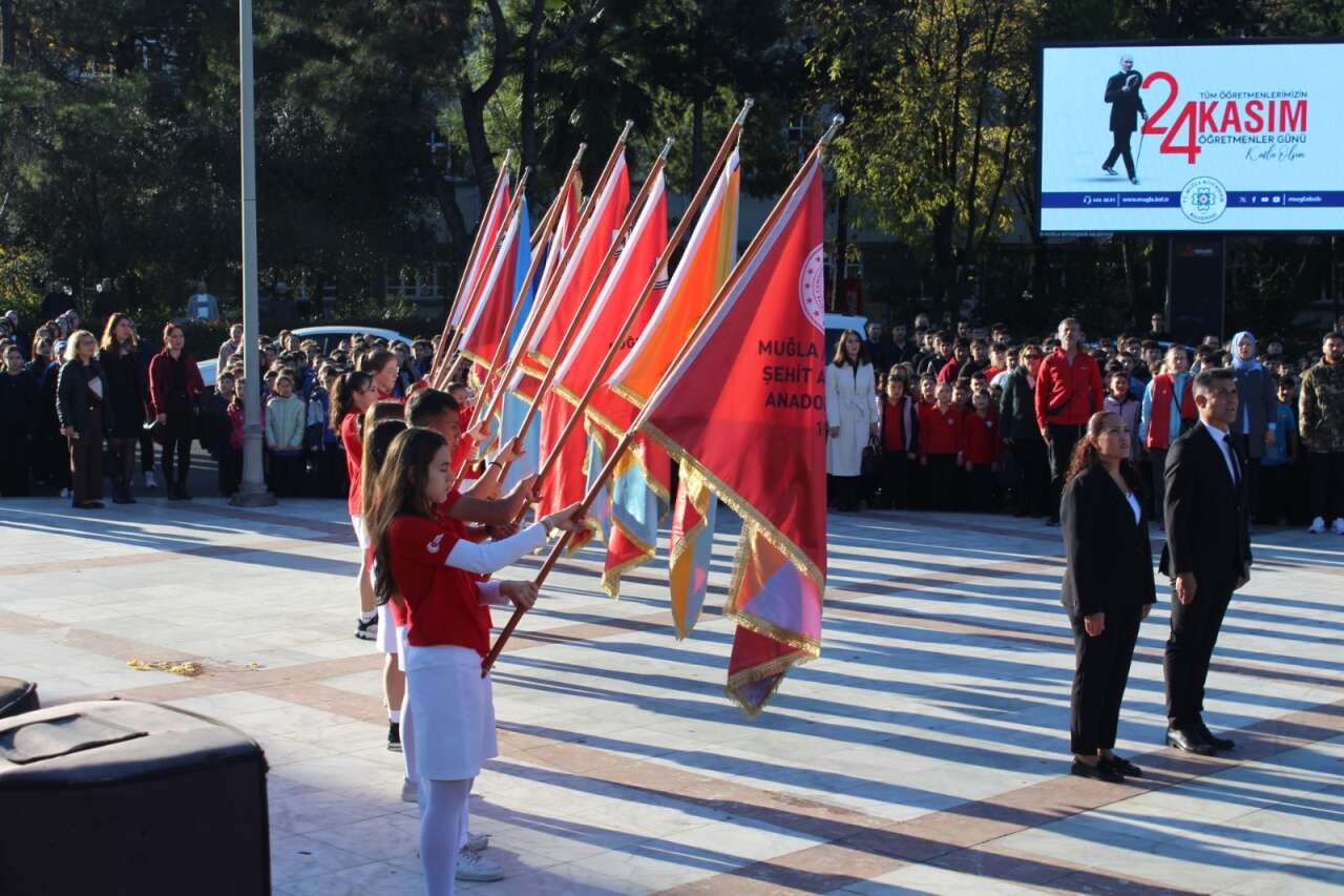 Muğla’da 24 Kasım Öğretmenler Günü Çelenk Töreni Düzenlendi 4